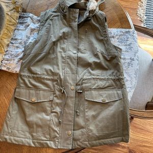 Love Tree Green Utility Vest with hood